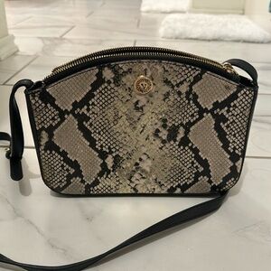 Women’s snake skin crossbody purse